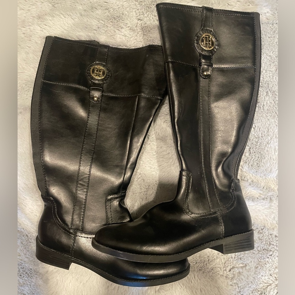 Black Tommy Hilfiger mid rise calf boots